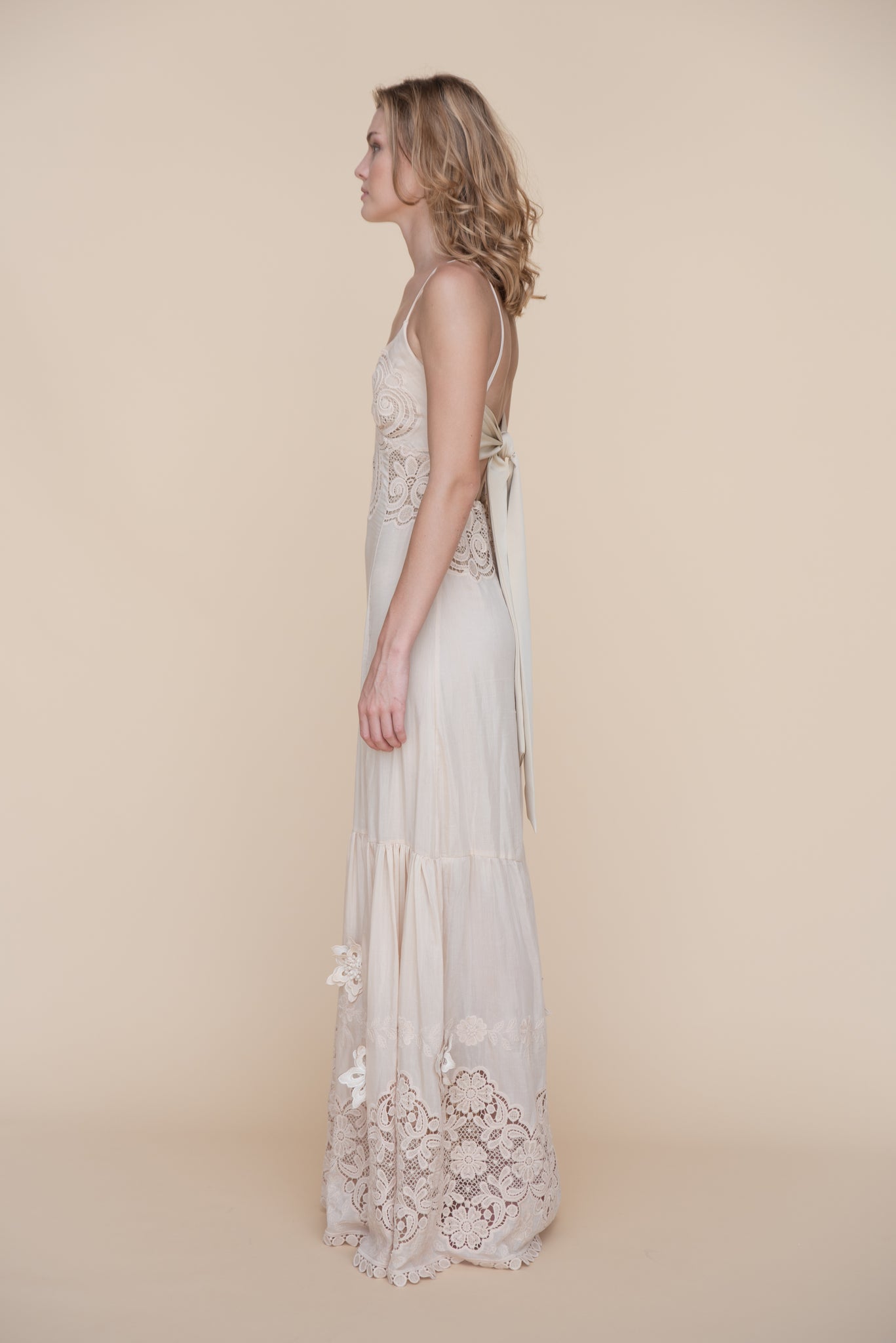 THE FLOWY DRESS LOTTA.US THE FLOWY DRESS LOTTA.US