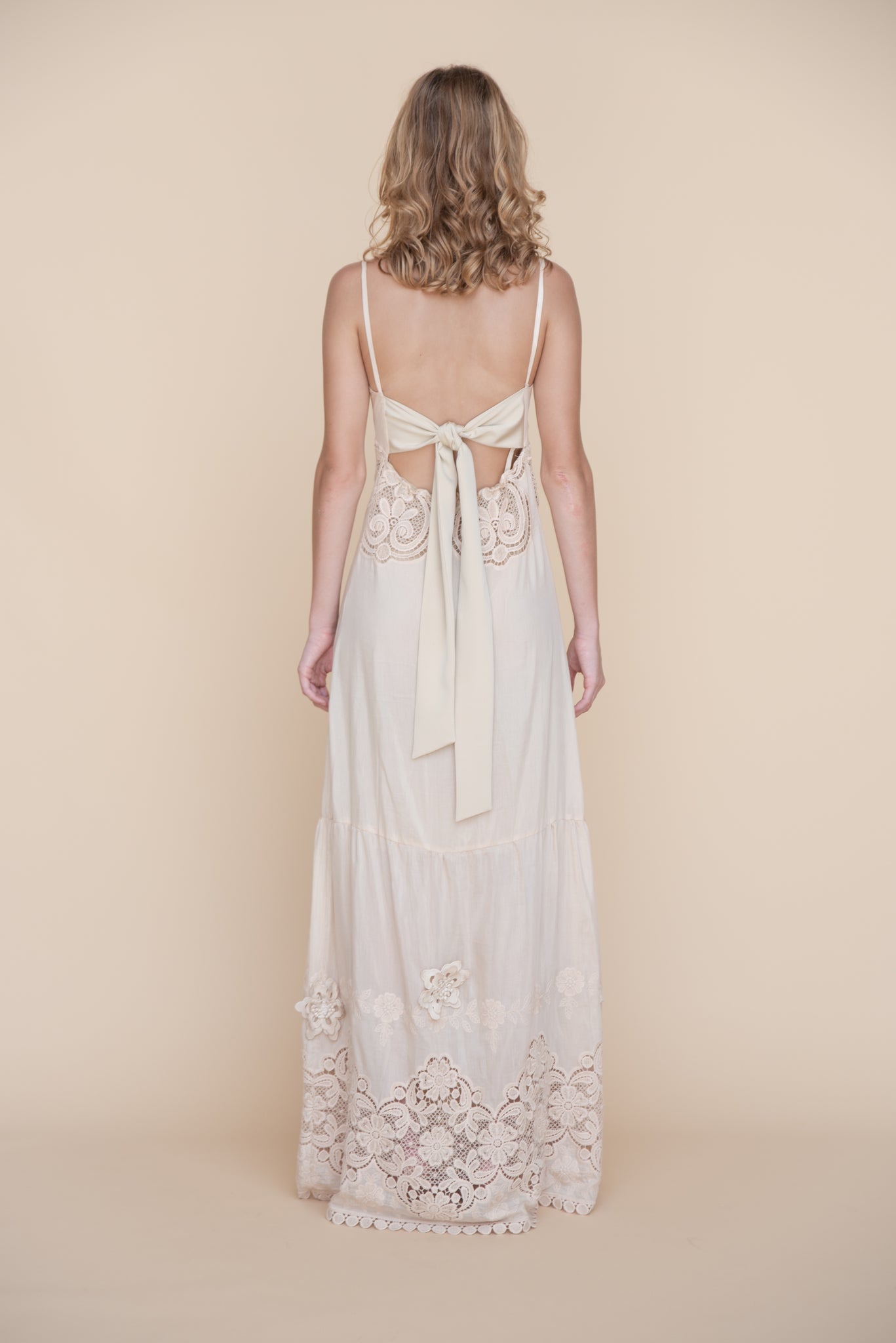 THE FLOWY DRESS LOTTA.US THE FLOWY DRESS LOTTA.US